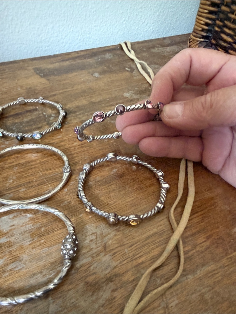 Lot for Sale! Brighton Silver Tone Bangles Bracelet Set with Pearlescent Accents - Picture 7 of 11